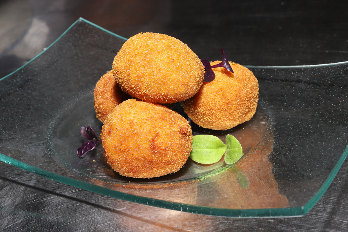 Las croquetas siempre son un indispensable en el picoteo. Las croquetas siempre son un indispensable en el picoteo.