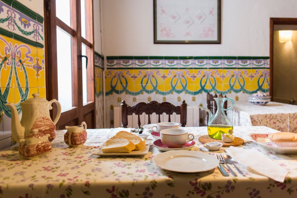 Desayuno en el alojamiento rural Casa Sastre Seguí, en Alpatró, Valle de la Gallinera, Valencia. Desayuno en el alojamiento rural Casa Sastre Seguí, en Alpatró, Valle de la Gallinera, Valencia.
