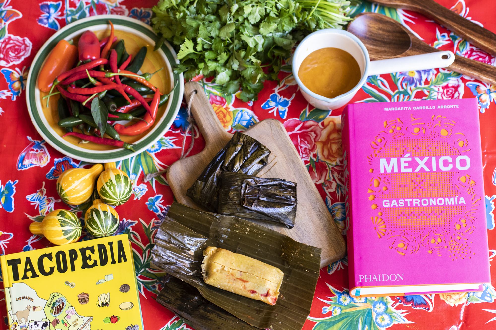 Tanto 'Tacopedia', de Deborah Holtz y Juan Carlos Mena como 'México Gastronomía', de Margarita Carrillo, están editados por Phaidon. Tanto 'Tacopedia', de Deborah Holtz y Juan Carlos Mena como 'México Gastronomía', de Margarita Carrillo, están editados por Phaidon.