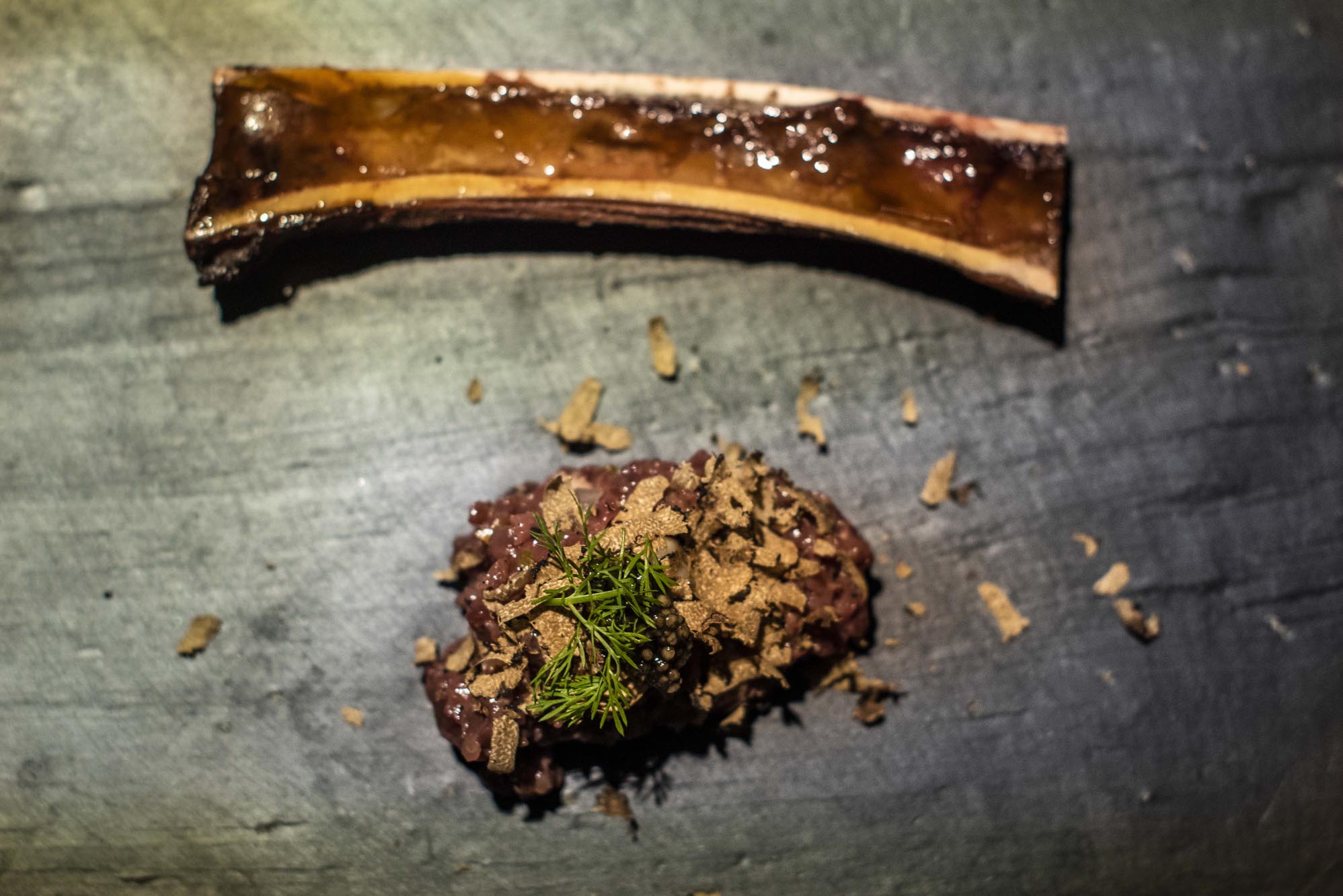 'Steak tartar' de gamo al estilo nórdico con 'tuber uncinatum'. 'Steak tartar' de gamo al estilo nórdico con 'tuber uncinatum'.