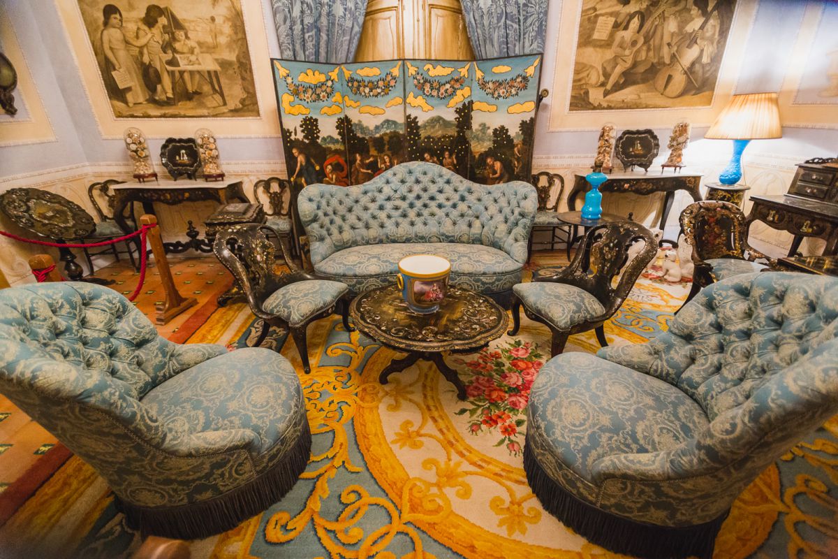 Desde este salón se accede a las estancias privadas de la marquesa. Desde este salón se accede a las estancias privadas de la marquesa.