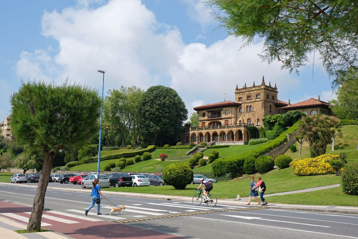 Vista del palacio Lezama-Leguizamón, en Getxo (Vizcaya). Vista del palacio Lezama-Leguizamón, en Getxo (Vizcaya).