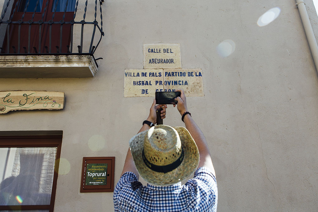 La calle del 'Abeurador', la única que no se castellanizó durante la dictadura de Franco. La calle del 'Abeurador', la única que no se castellanizó durante la dictadura de Franco.