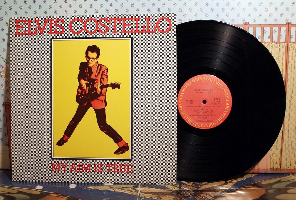 Elvis Costello lleva casi medio siglo siendo una de las caras visibles de la música británica. Foto: Flickr. Elvis Costello lleva casi medio siglo siendo una de las caras visibles de la música británica. Foto: Flickr.