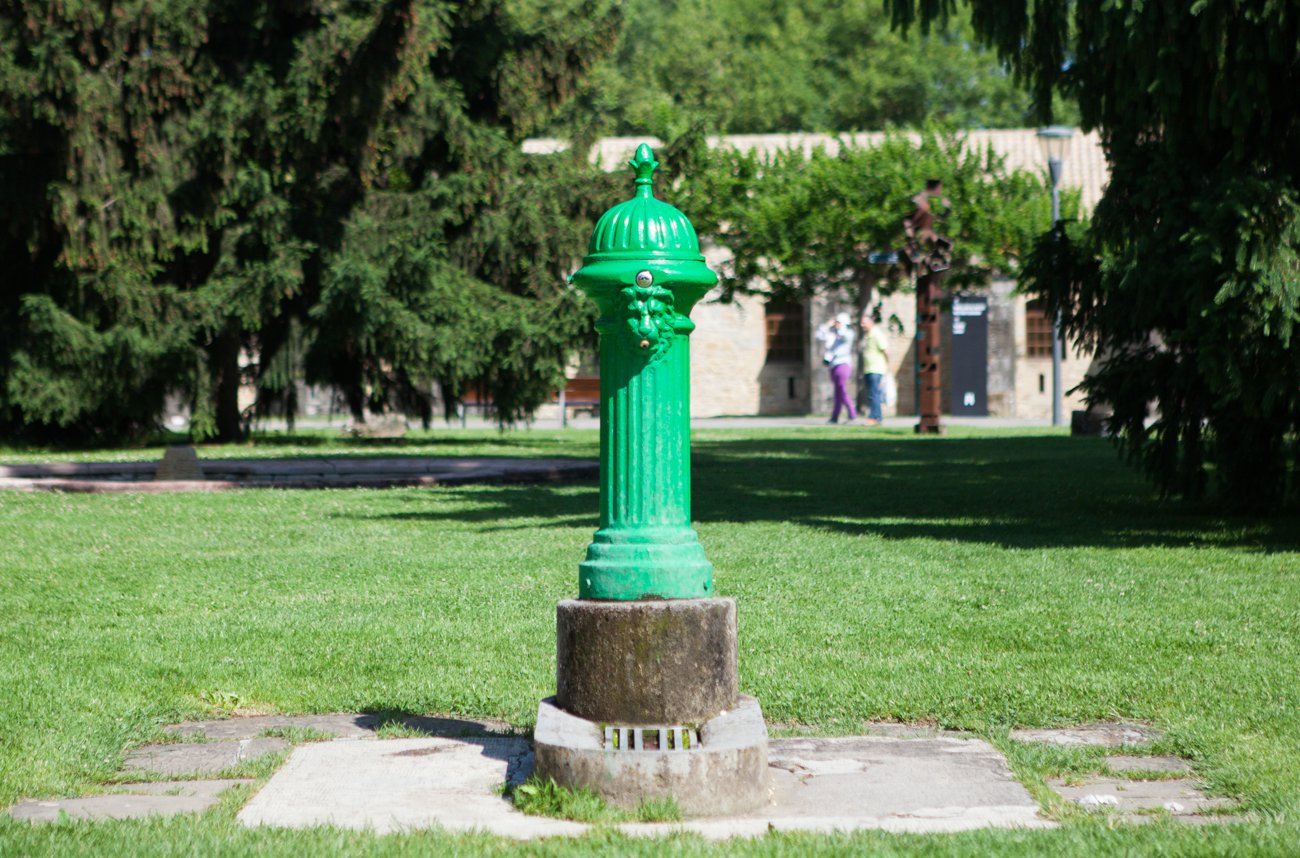 Pamplona - Fuente tipica Pamplona - Fuente tipica