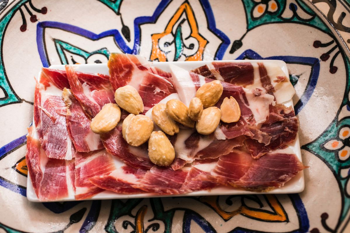 Donde se ponga una tapa de jamón... Donde se ponga una tapa de jamón...