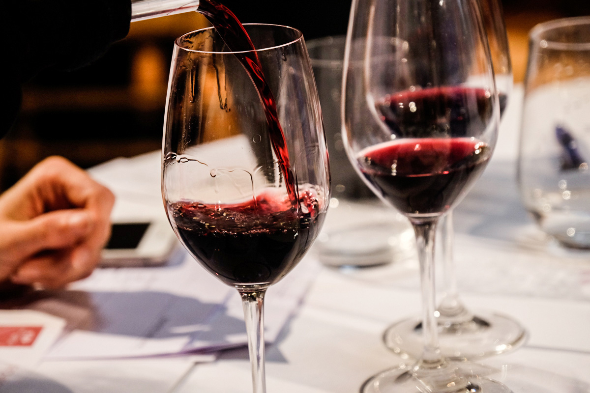 Cada detalle importa a la hora de analizar un buen vino. Cada detalle importa a la hora de analizar un buen vino.