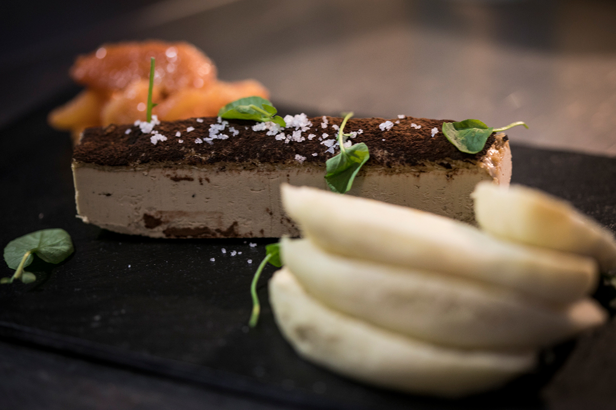 Turrón de hígado de pato al cacao. Turrón de hígado de pato al cacao.