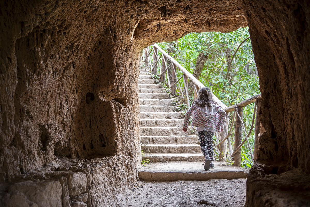 Para los niños, las grutas se convierten en un auténtico juego. Para los niños, las grutas se convierten en un auténtico juego.