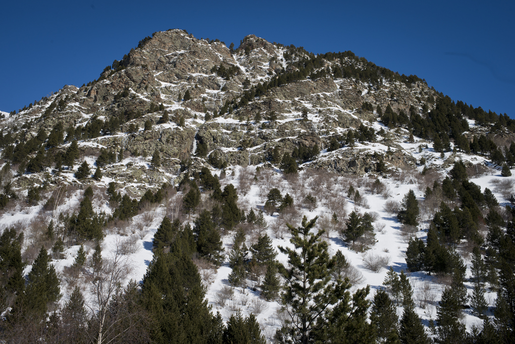 El lado de La Vall de Boí para acceder a Aigüestortes es muy escarpado. El lado de La Vall de Boí para acceder a Aigüestortes es muy escarpado.