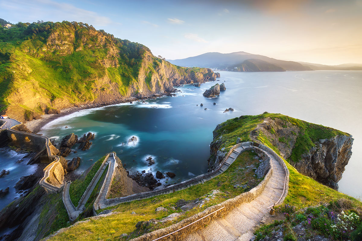 241 peldaños para alcanzar la ermita de San Juan. Foto: Shutterstock. 241 peldaños para alcanzar la ermita de San Juan. Foto: Shutterstock.