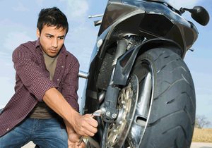 Revisión y puesta a punto de la moto. Revisión y puesta a punto de la moto.