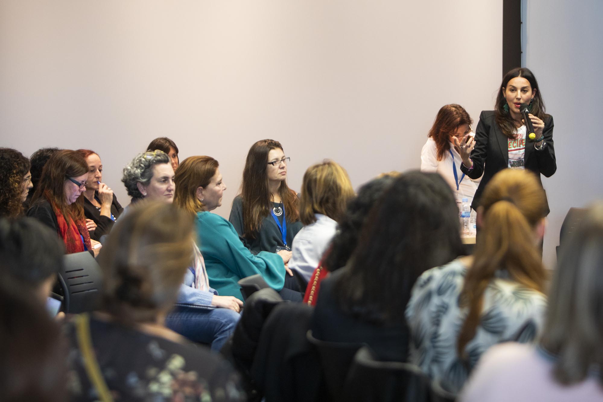 Se busca potenciar la marca personal de las mujeres en gastronomía y romper así el techo de cristal. Se busca potenciar la marca personal de las mujeres en gastronomía y romper así el techo de cristal.