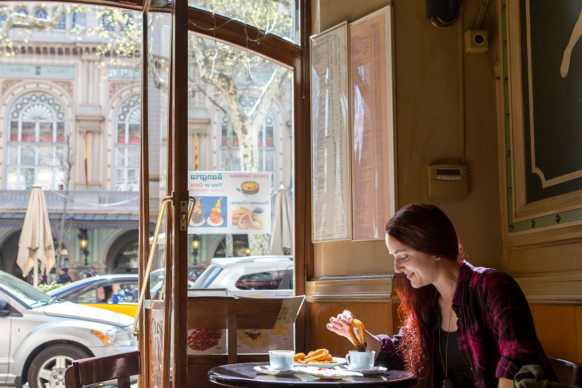 El café siempre ha sido frecuentado por gente bohemia e intelectual. El café siempre ha sido frecuentado por gente bohemia e intelectual.