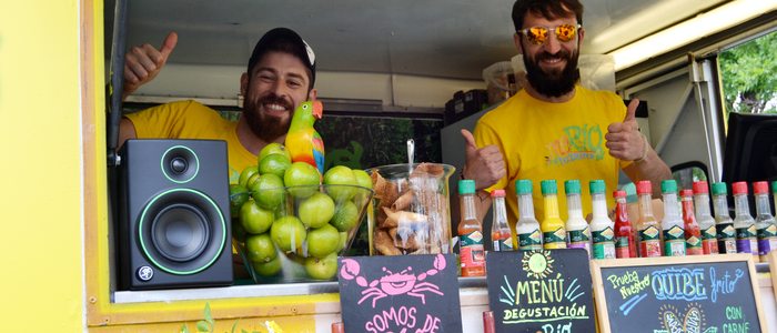 Héctor y Juan, tras la barra de meRIO Héctor y Juan, tras la barra de meRIO