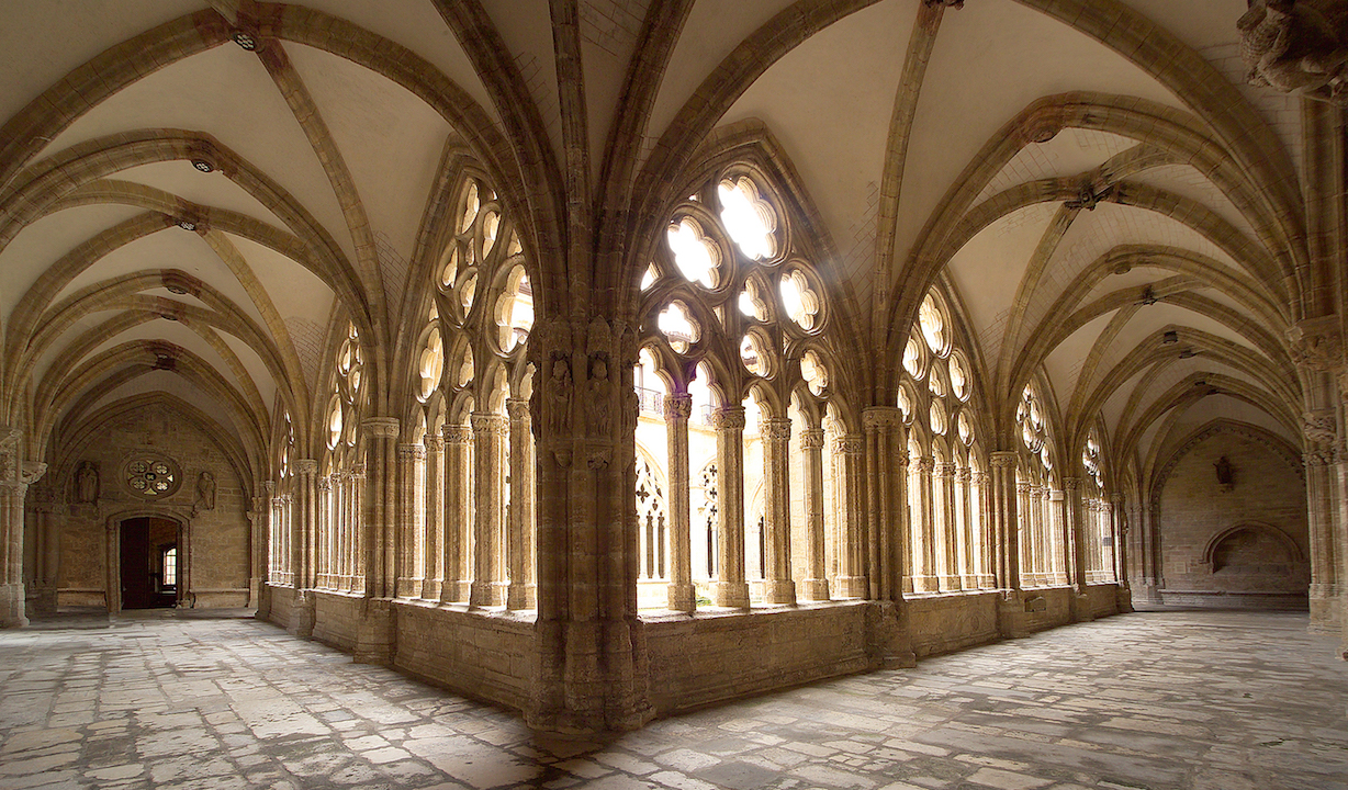 Claustro gótico de la catedral de Oviedo. Claustro gótico de la catedral de Oviedo.