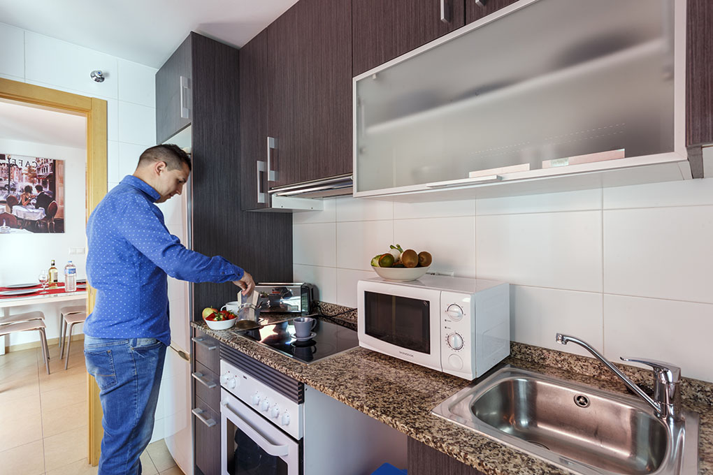 Las cocinas están equipadas con todo el menaje y electrodomésticos. Las cocinas están equipadas con todo el menaje y electrodomésticos.