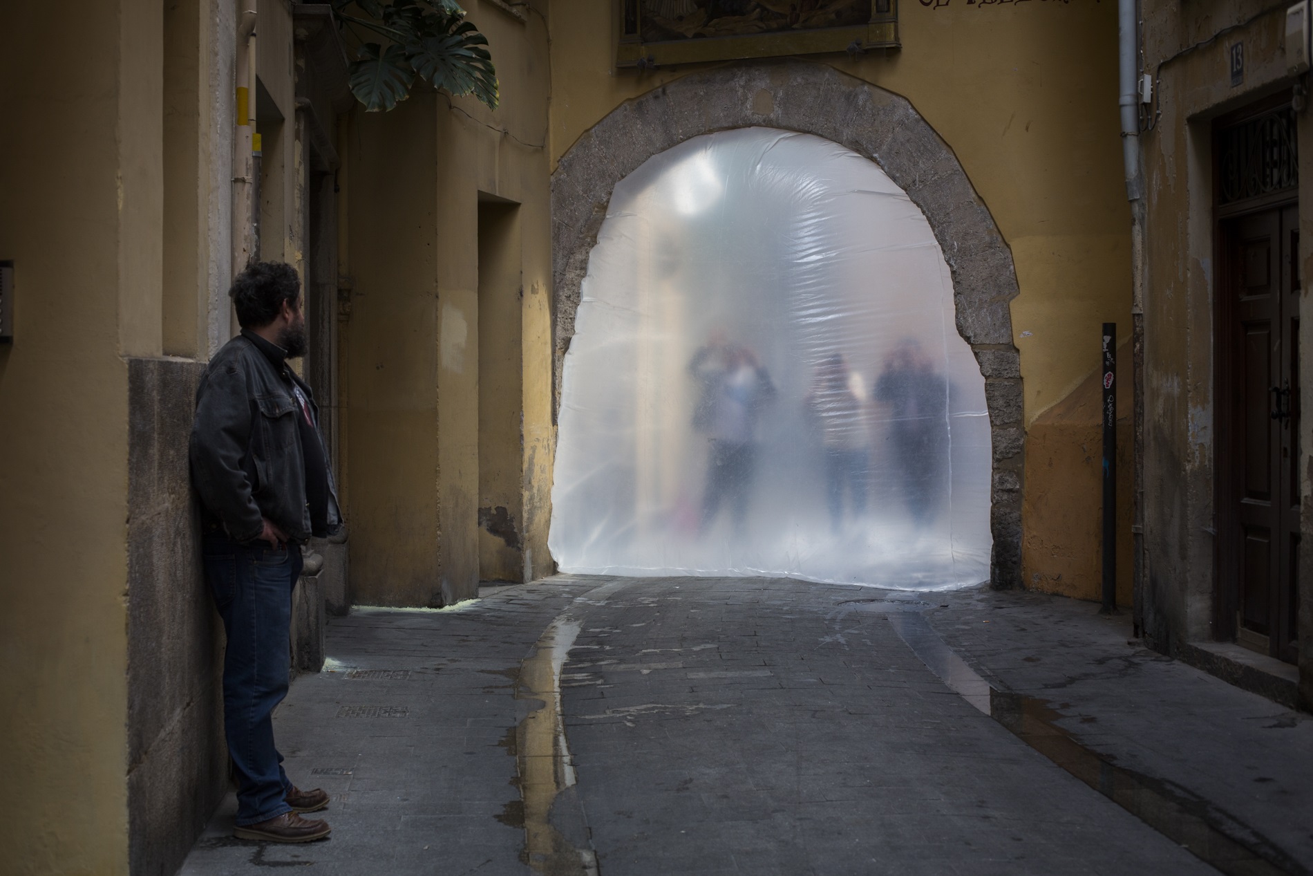 El arte urbano en Intramurs, pasa incluso por sellar túneles de la ciudad. El arte urbano en Intramurs, pasa incluso por sellar túneles de la ciudad.