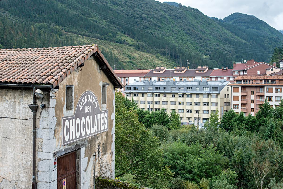 En la fábrica de chocolates Mendaro, en Guipúzcoa. En la fábrica de chocolates Mendaro, en Guipúzcoa.