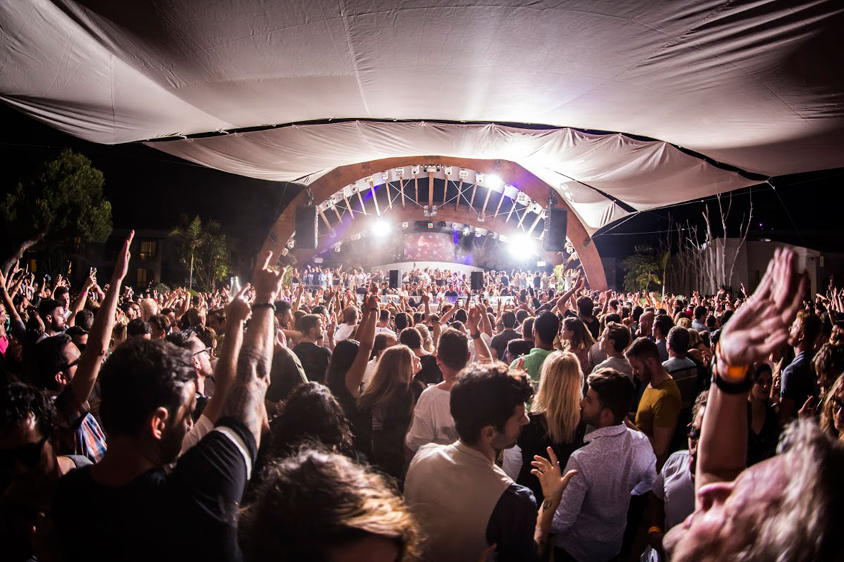 La diversión no cesa nunca en la isla balear. Foto: Discoteca Destino La diversión no cesa nunca en la isla balear. Foto: Discoteca Destino