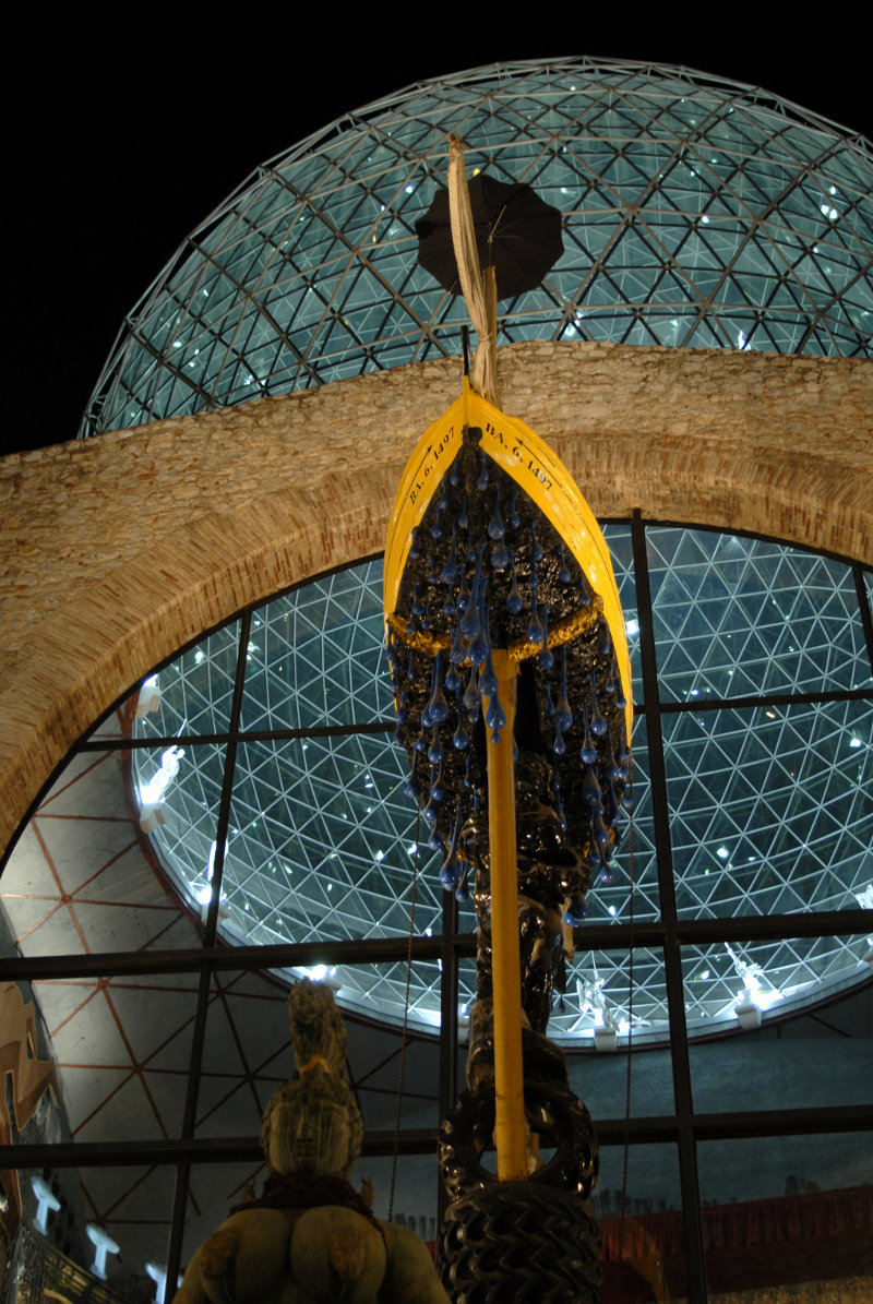 Teatro-Museo Dalí de noche. Imagen cedida por cortesía de la © Fundació Gala-Salvador Dalí. Teatro-Museo Dalí de noche. Imagen cedida por cortesía de la © Fundació Gala-Salvador Dalí.
