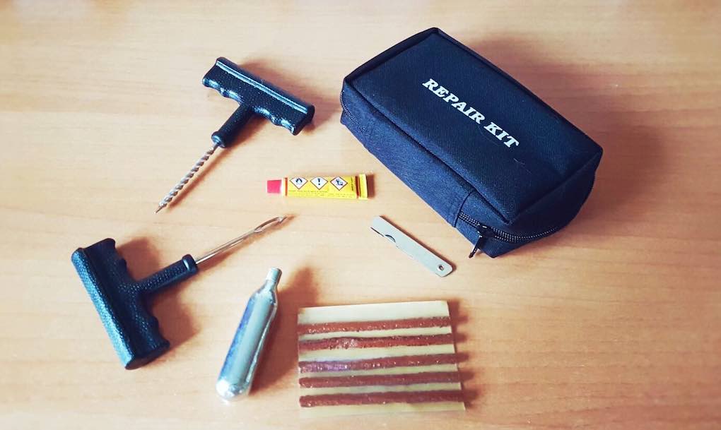 El kit repara-neumáticos, tu mejor aliado. Foto: Clara Peñalver. El kit repara-neumáticos, tu mejor aliado. Foto: Clara Peñalver.