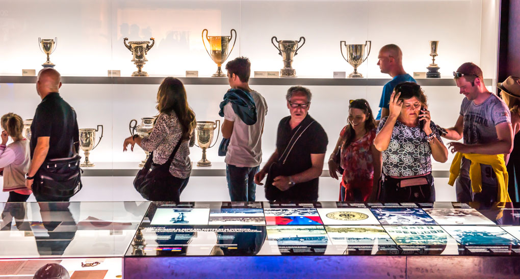 Así se lucen los trofeos en el Camp Nou. Foto: Resul Muslu. Shutterstock. Así se lucen los trofeos en el Camp Nou. Foto: Resul Muslu. Shutterstock.