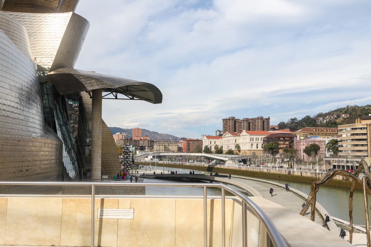 Vistas del Museo Guggenheim desde el restaurante Nerua, en Bilbao. Vistas del Museo Guggenheim desde el restaurante Nerua, en Bilbao.