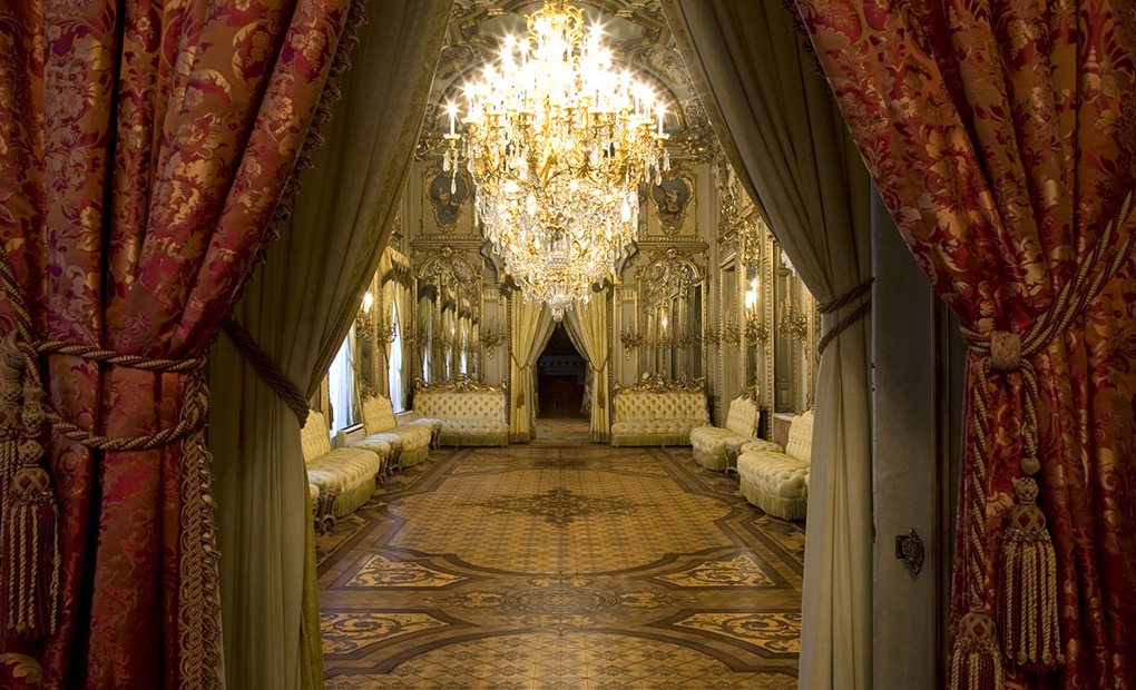 Salón de baile del Palacio Fernán Núñez.. Salón de baile del Palacio Fernán Núñez..