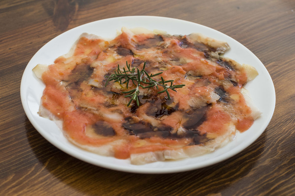 Carpaccio de bacalao con vinagreta. Carpaccio de bacalao con vinagreta.