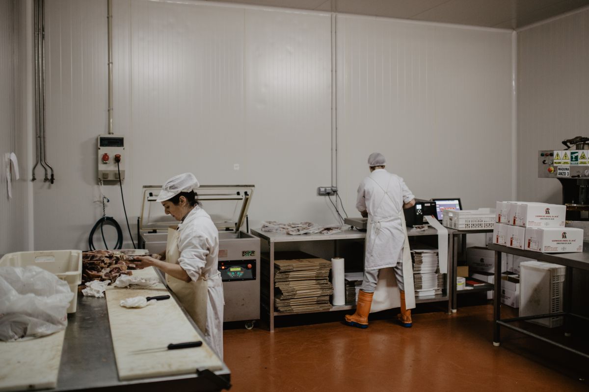El sector genera empleo en la zona, además de conservar una tradición que cuenta ya con medio siglo. El sector genera empleo en la zona, además de conservar una tradición que cuenta ya con medio siglo.