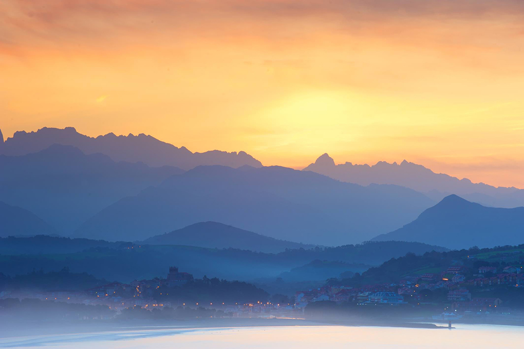 El atardecer visto desde la playa de Merón es un auténtico espectáculo. Foto: Jerónimo Piquero. El atardecer visto desde la playa de Merón es un auténtico espectáculo. Foto: Jerónimo Piquero.