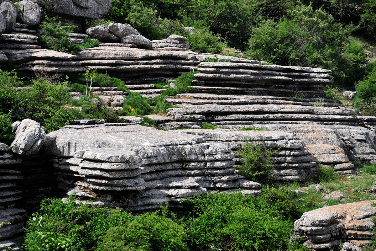 Antequera: Diferentes aspectos de las formaciones kársticas del espacio natural del Torcal. Foto: Alfredo Merino | Marga Estebaranz Antequera: Diferentes aspectos de las formaciones kársticas del espacio natural del Torcal. Foto: Alfredo Merino | Marga Estebaranz