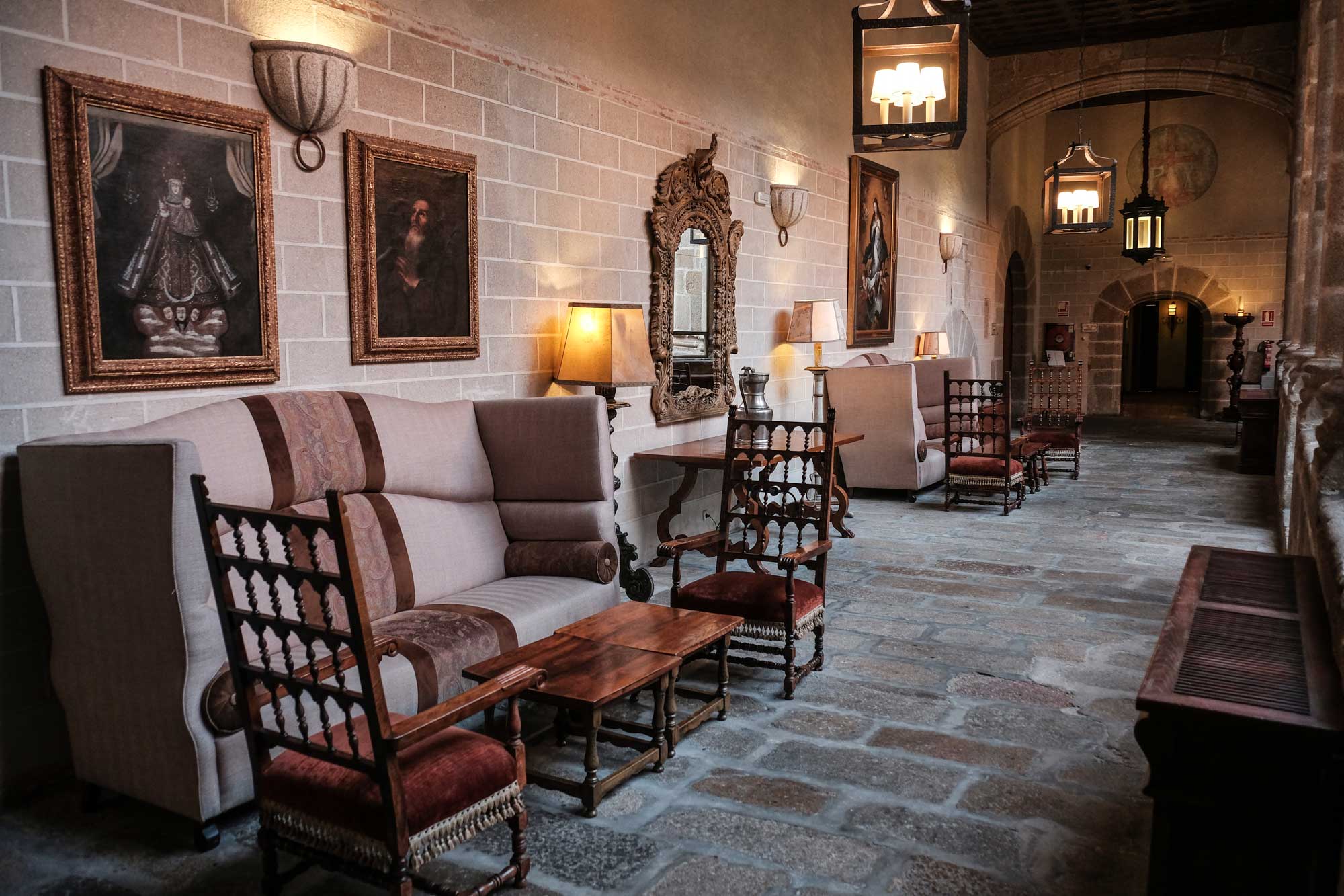 El Parador de Turismo es el antiguo Convento de San Vicente Ferrer. El Parador de Turismo es el antiguo Convento de San Vicente Ferrer.