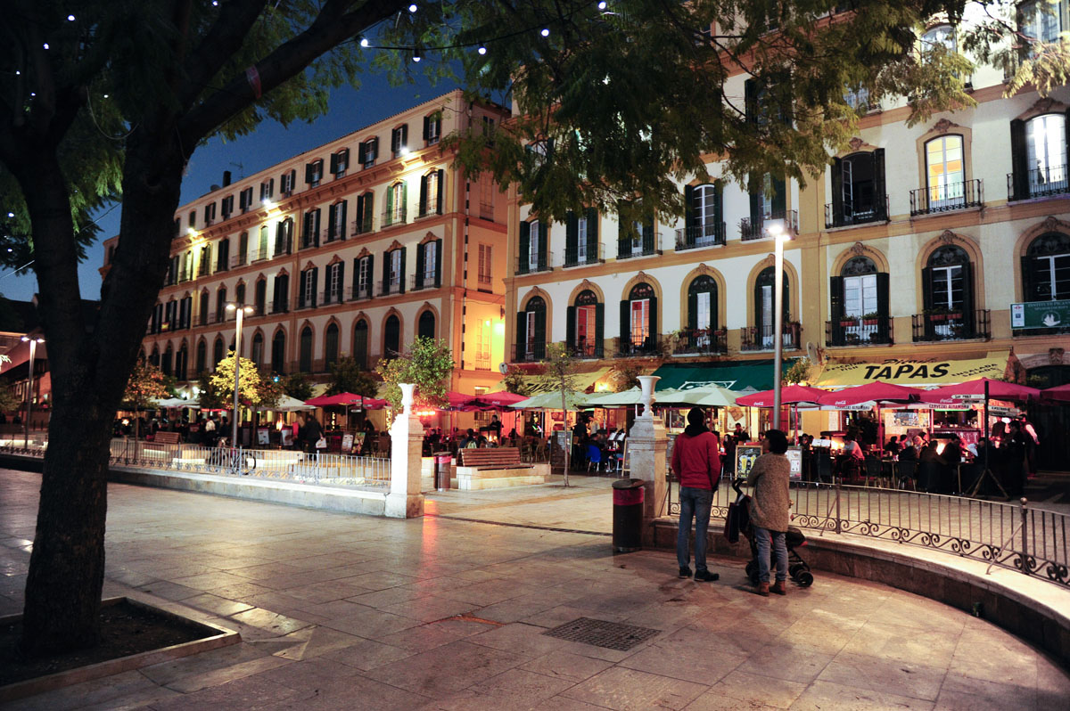La Plaza de la Merced, a un paso de los apartamentos. La Plaza de la Merced, a un paso de los apartamentos.