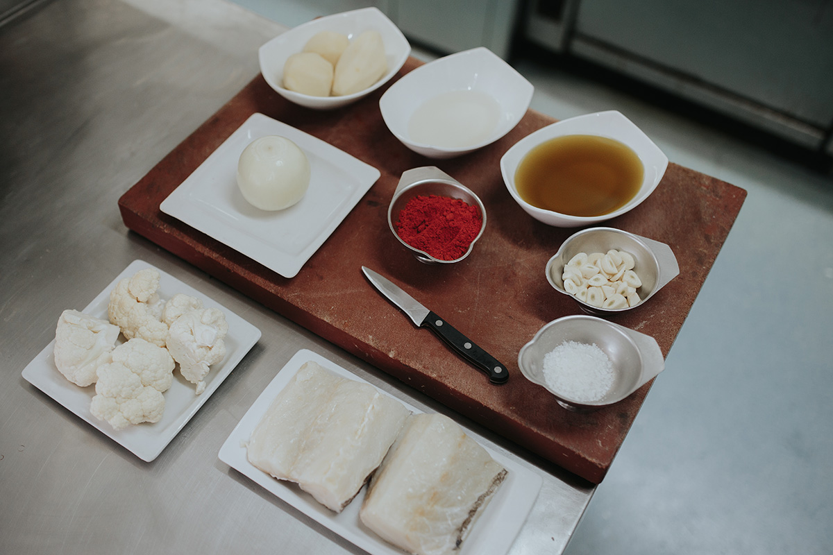 Toma nota de los ingredientes para preparar el bacalo en casa. Toma nota de los ingredientes para preparar el bacalo en casa.