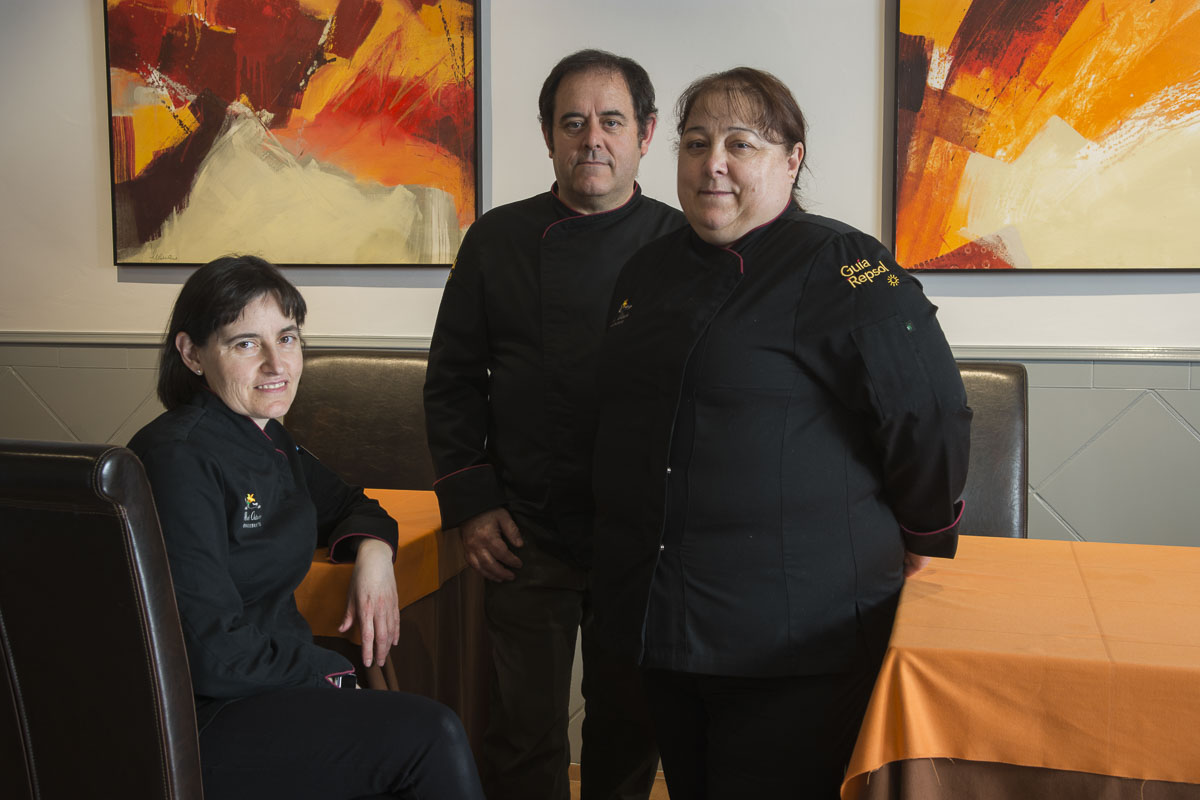 Belén, José y Aurora, parte del equipo del restaurante 'Octavio'. Belén, José y Aurora, parte del equipo del restaurante 'Octavio'.