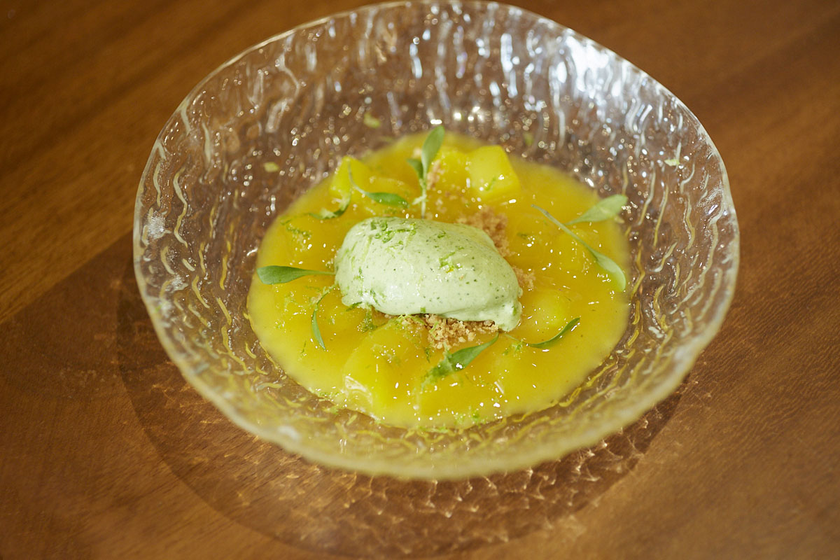 Ceviche de Mango y coco. Ceviche de Mango y coco.