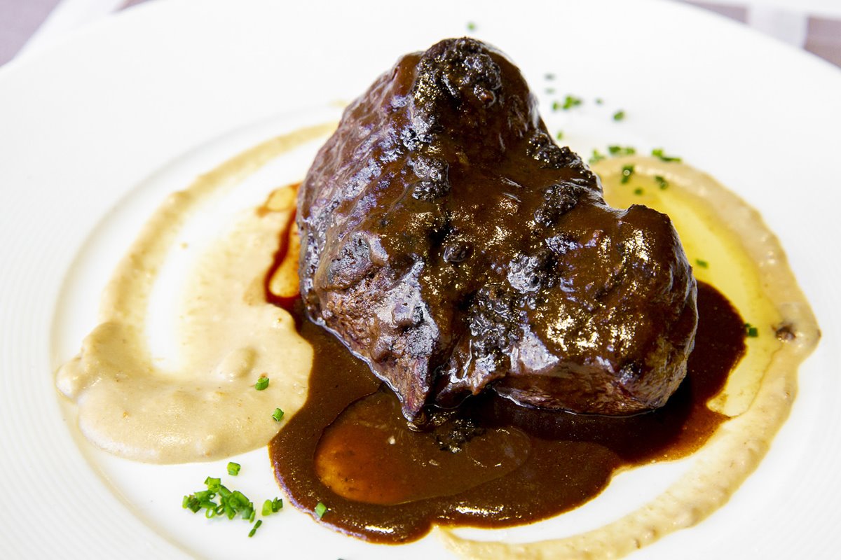 Solomillo con salsa de Trufa Melanosporum en 'La Trufa Negra'. Solomillo con salsa de Trufa Melanosporum en 'La Trufa Negra'.