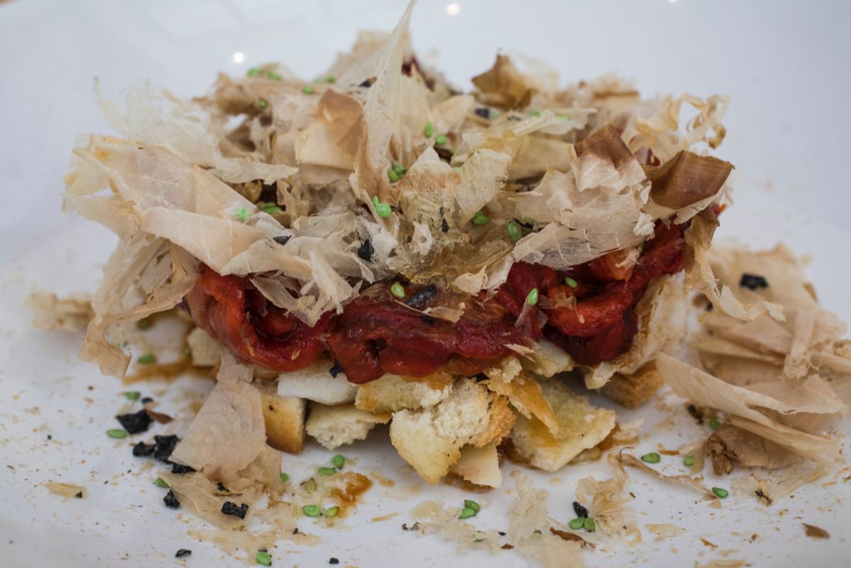 Tapa de Esgarraet de bacalao confitado del Tofolet, en Valencia. Tapa de Esgarraet de bacalao confitado del Tofolet, en Valencia.