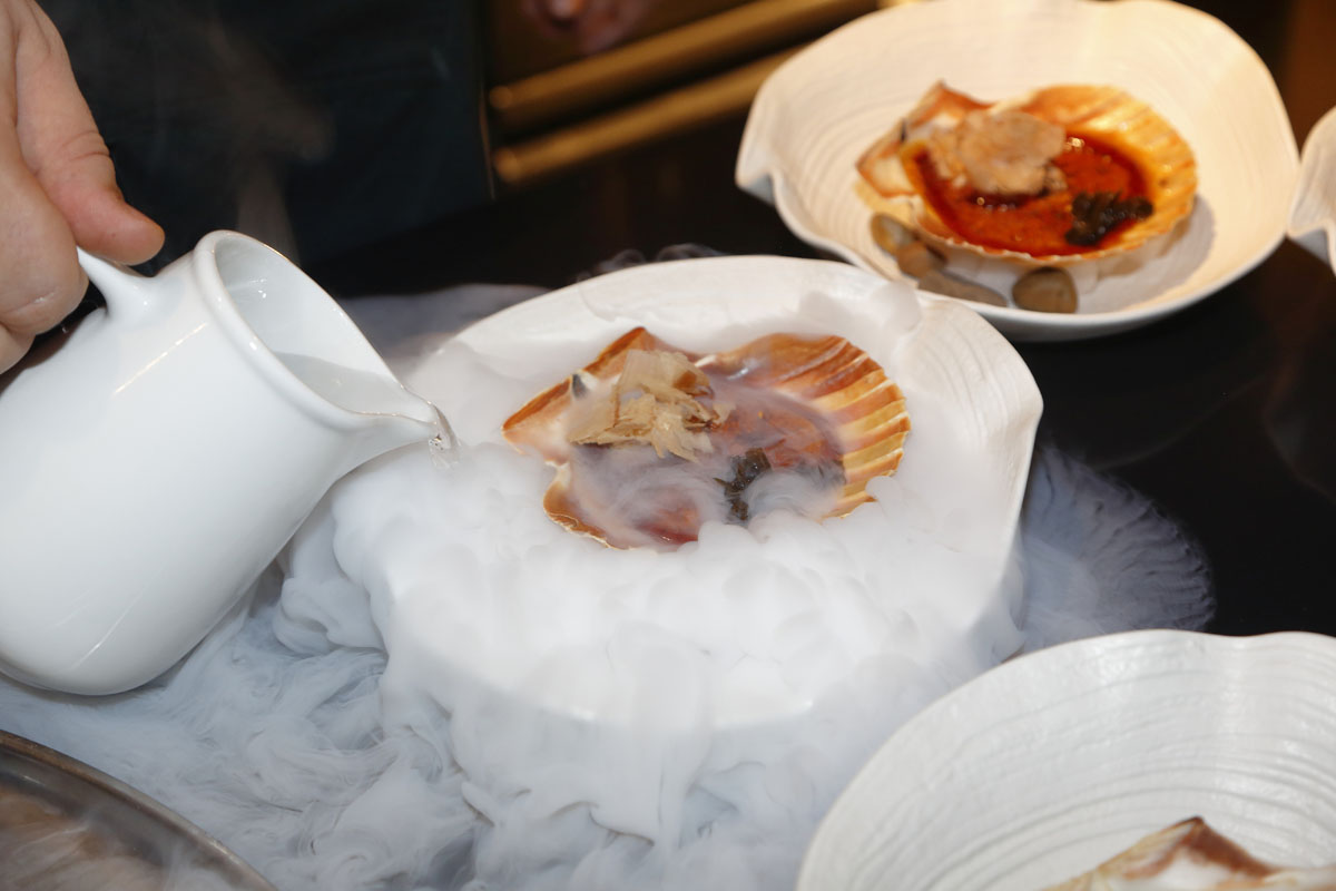 La vieira, uno de los platos más afamados del chef. La vieira, uno de los platos más afamados del chef.