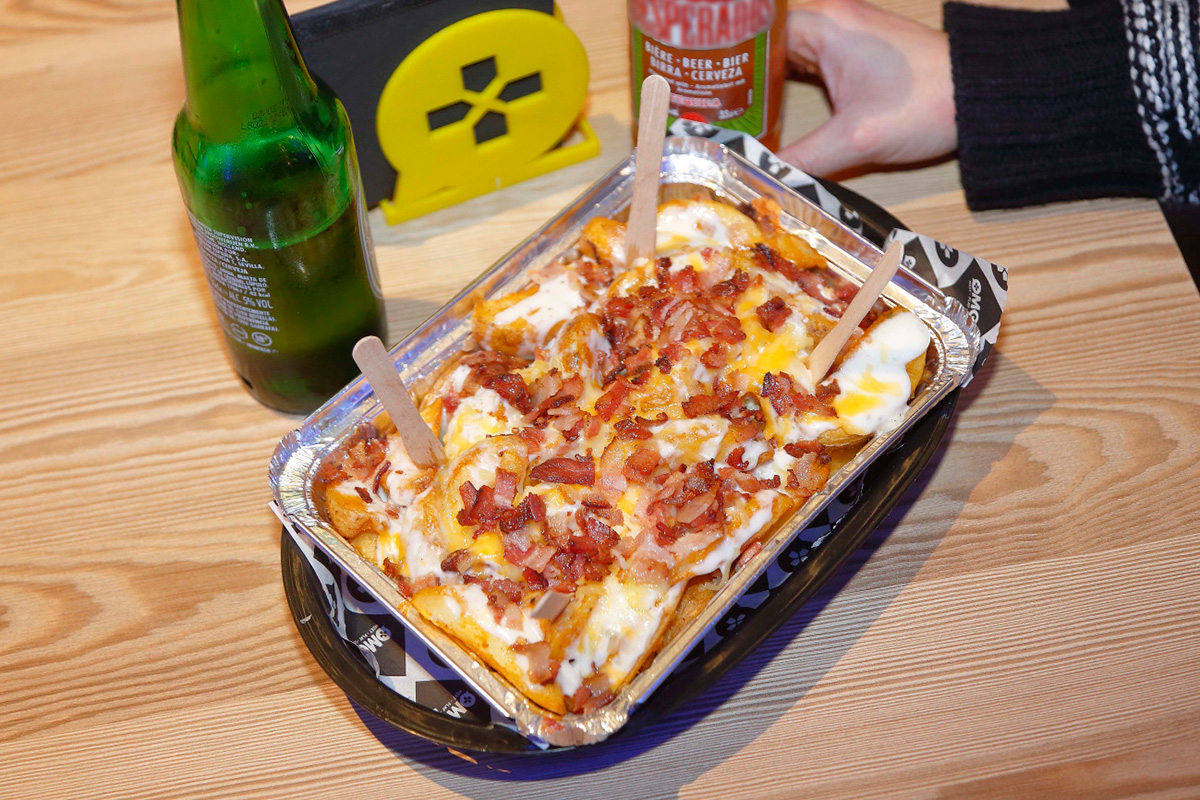 Las patatas con beicon y queso, el plato favorito de la gente. Las patatas con beicon y queso, el plato favorito de la gente.