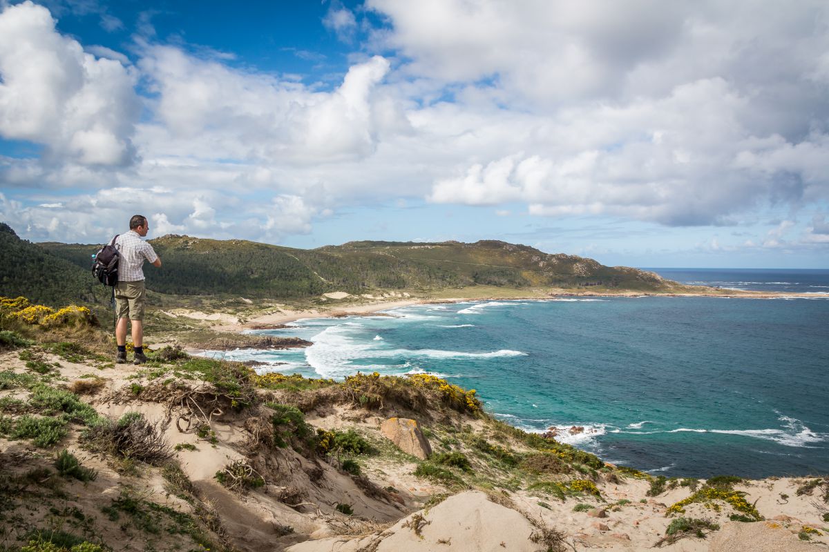 El sendero que recorre esta costa ofrece gratas postales. Foto: Shutterstock. El sendero que recorre esta costa ofrece gratas postales. Foto: Shutterstock.