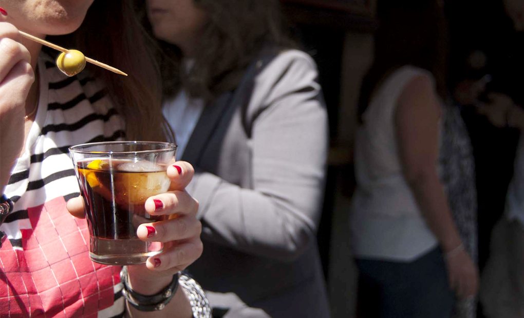El vermut aquí es sagrado. Foto: Clara Vilar. El vermut aquí es sagrado. Foto: Clara Vilar.