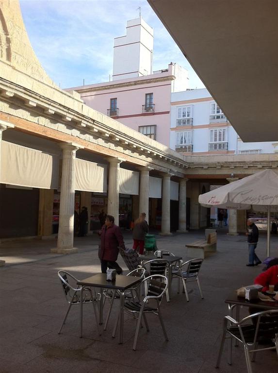 Mercado de Abastos. Foto: Patronato de Turismo de Cádiz. Mercado de Abastos. Foto: Patronato de Turismo de Cádiz.