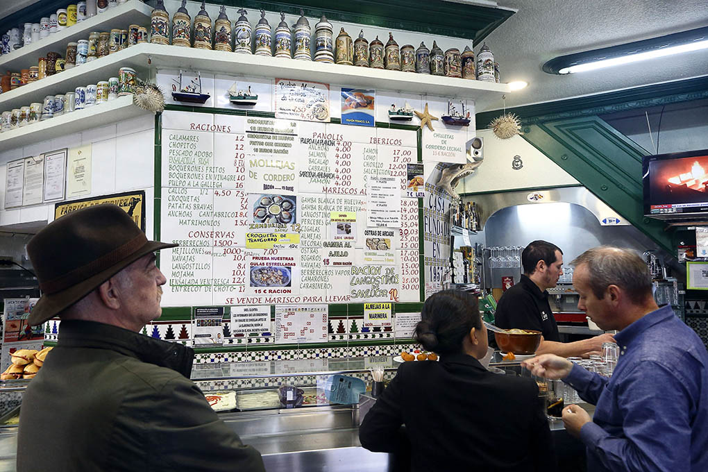 El interior del Bar Alonso. El interior del Bar Alonso.