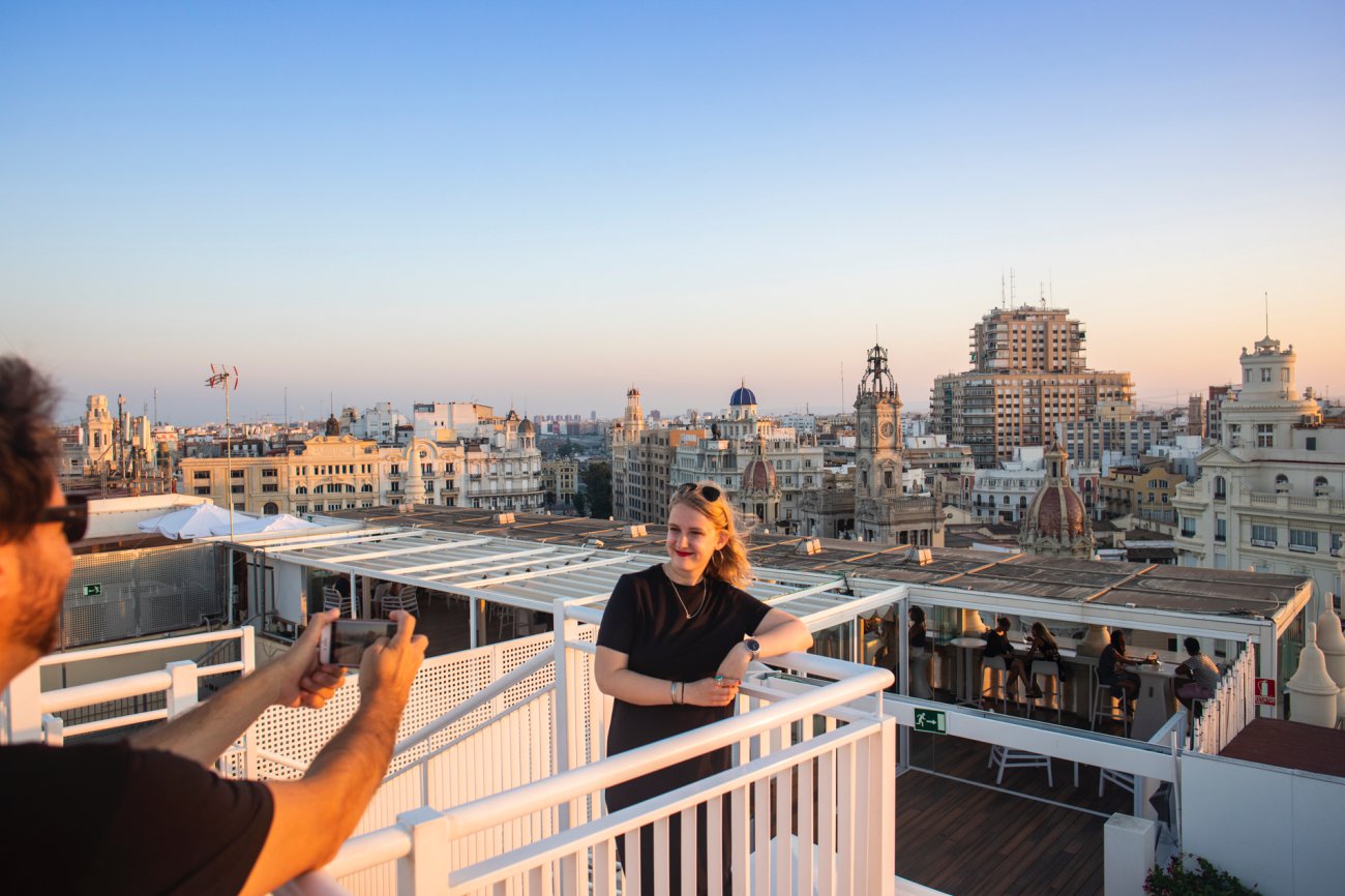 Azotea 'El Mirador del Ateneo': fotografiándose con las vistas de Valencia al fondo (2) Azotea 'El Mirador del Ateneo': fotografiándose con las vistas de Valencia al fondo (2)