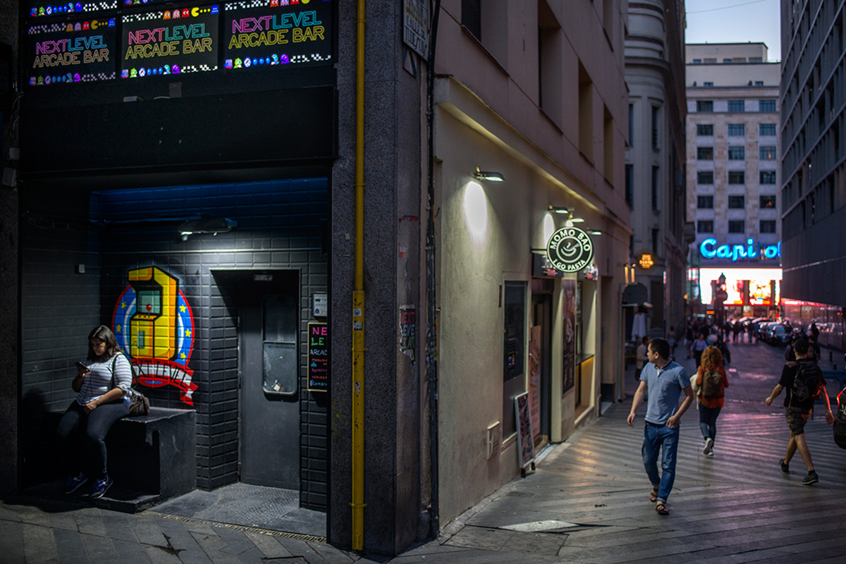 Next Level Arcade Bar (Madrid): Entrada del local. Foto: Alfredo Cáliz Next Level Arcade Bar (Madrid): Entrada del local. Foto: Alfredo Cáliz