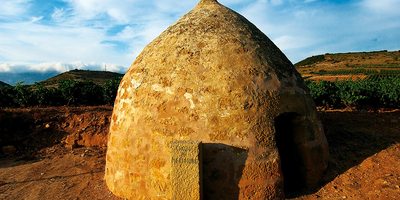 Chozo de Puerto Rubio, a las afueras de Ábalos. Chozo de Puerto Rubio, a las afueras de Ábalos.