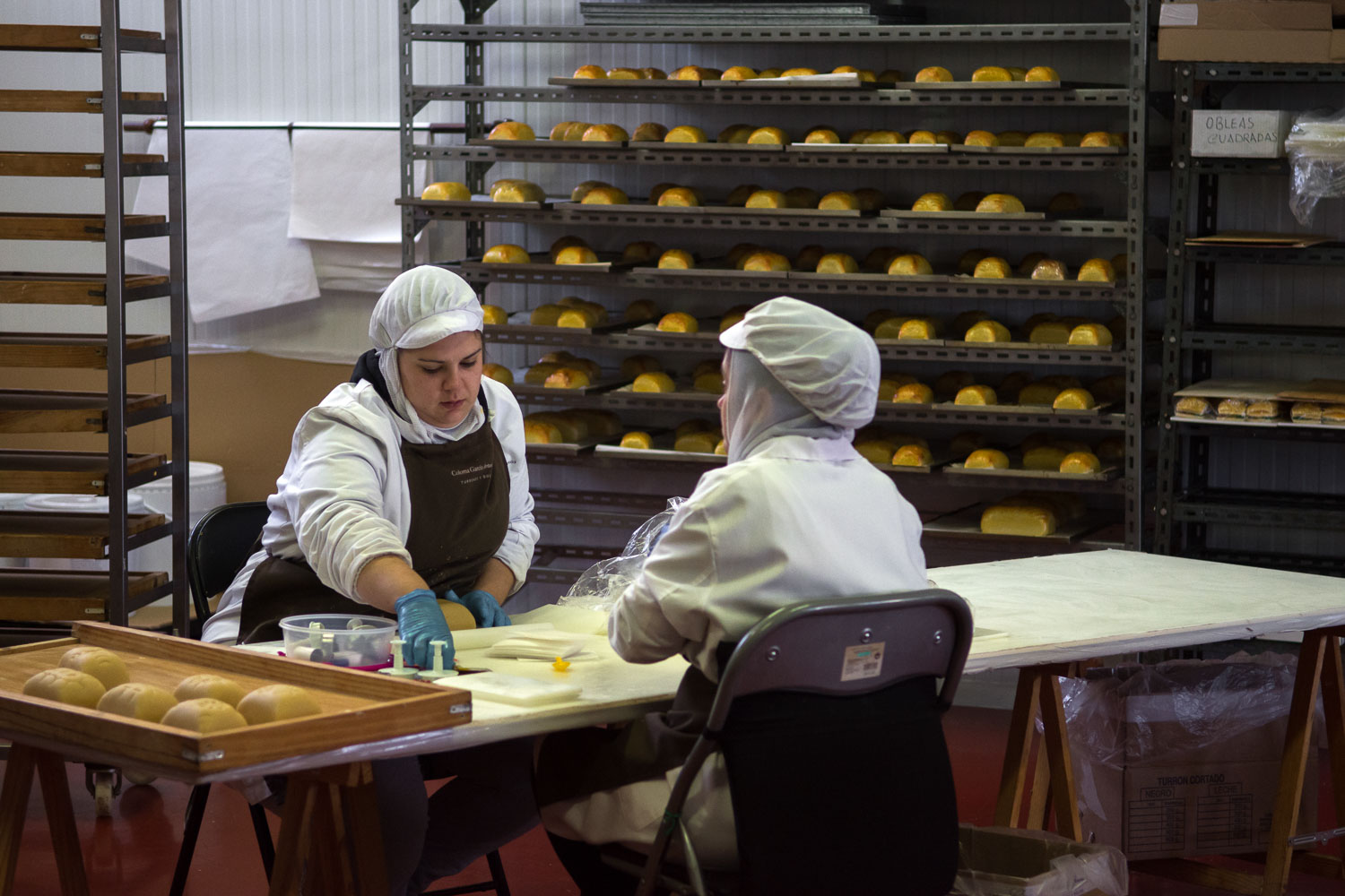 El Pan de Cádiz es el manjar para los amantes del mazapán. El Pan de Cádiz es el manjar para los amantes del mazapán.